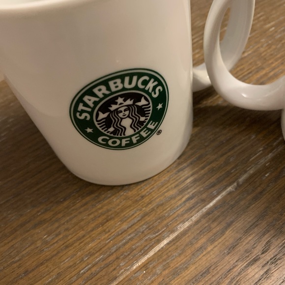 Two Starbucks Coffee Mugs 10 Fl oz White Ceramic w/Green Mermaid Logo - Picture 3 of 16
